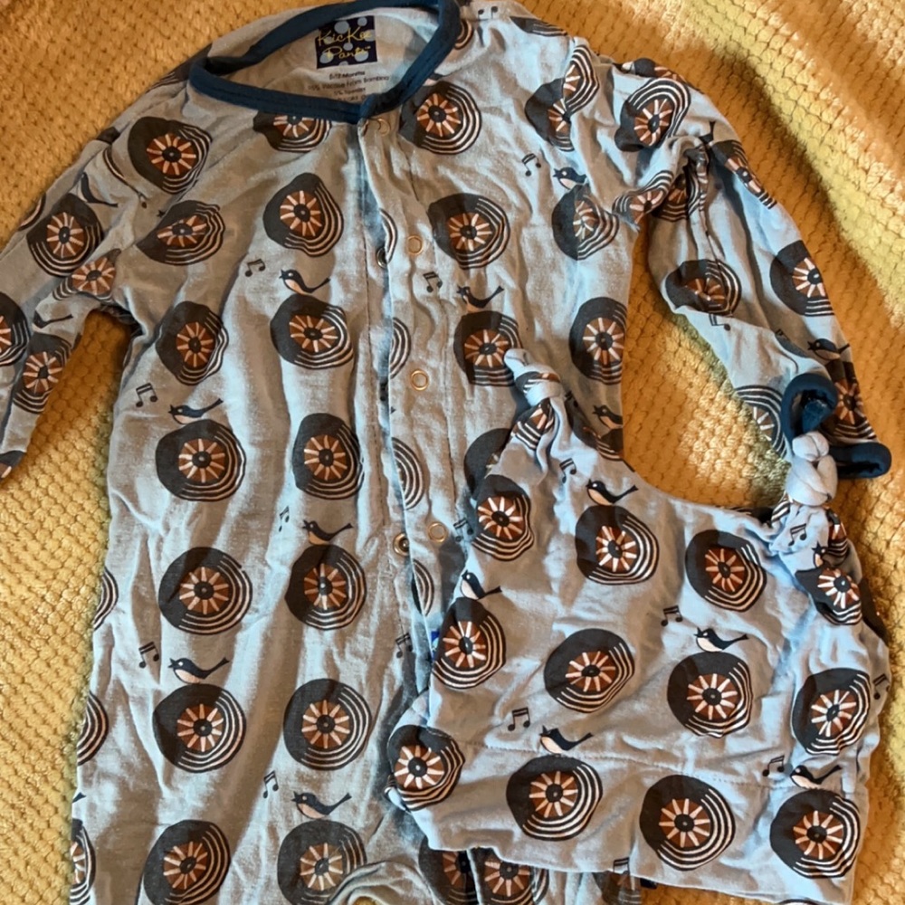 Kickee pants Coveralls records with hat!